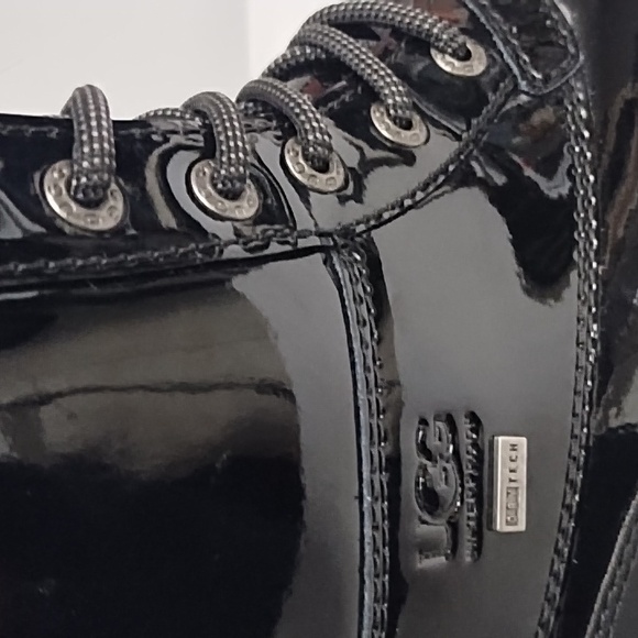 UGG Adirondack Boot lll Patent - Picture 11 of 17